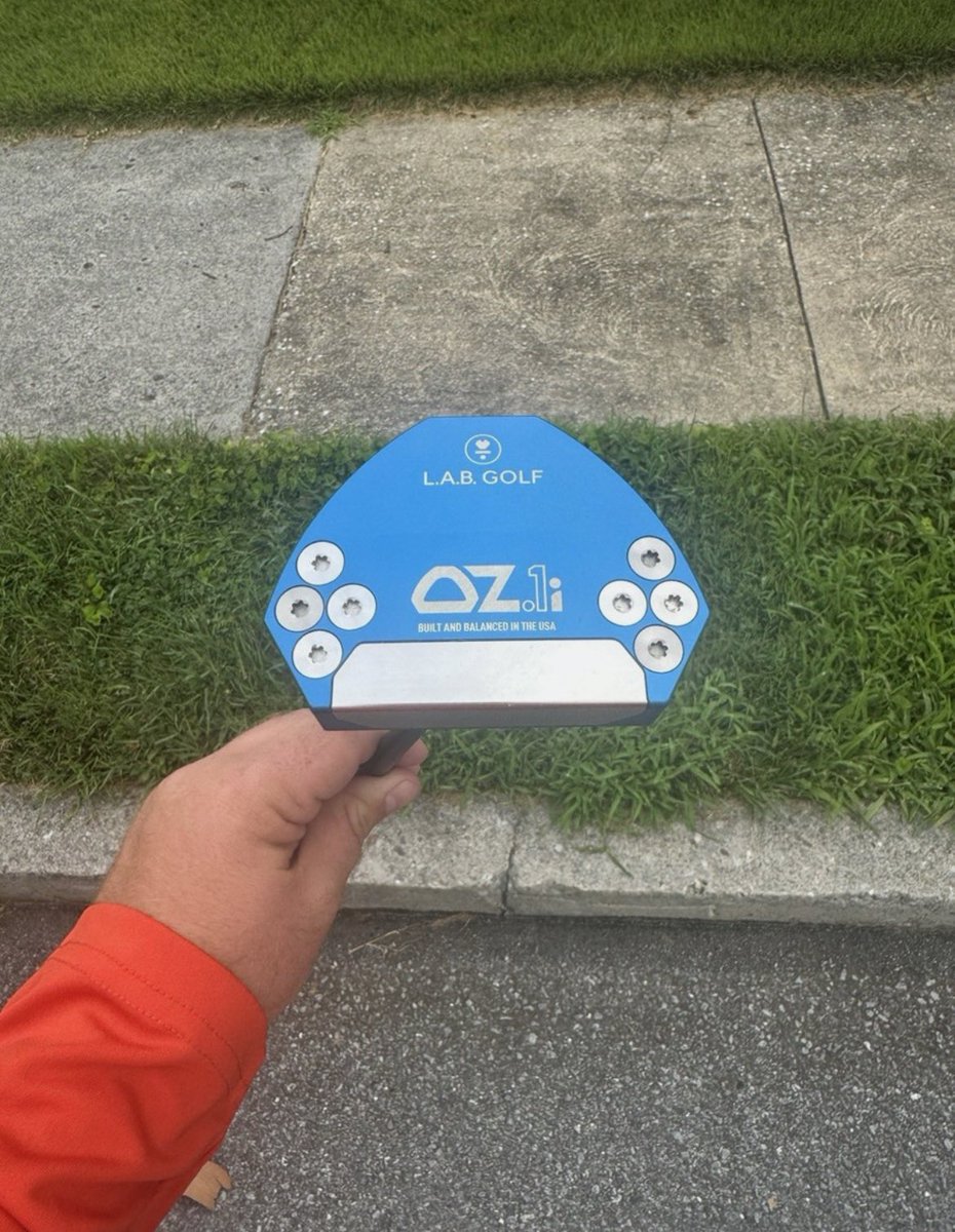 greenway_golf's tweet image. Blue Lab Golf OZ.1 Right-Handed Putter 73 Lie Accra Shaft 35"
$350 shipped 
#labputter #golfclubs #OdysseyCollection #golftwitter