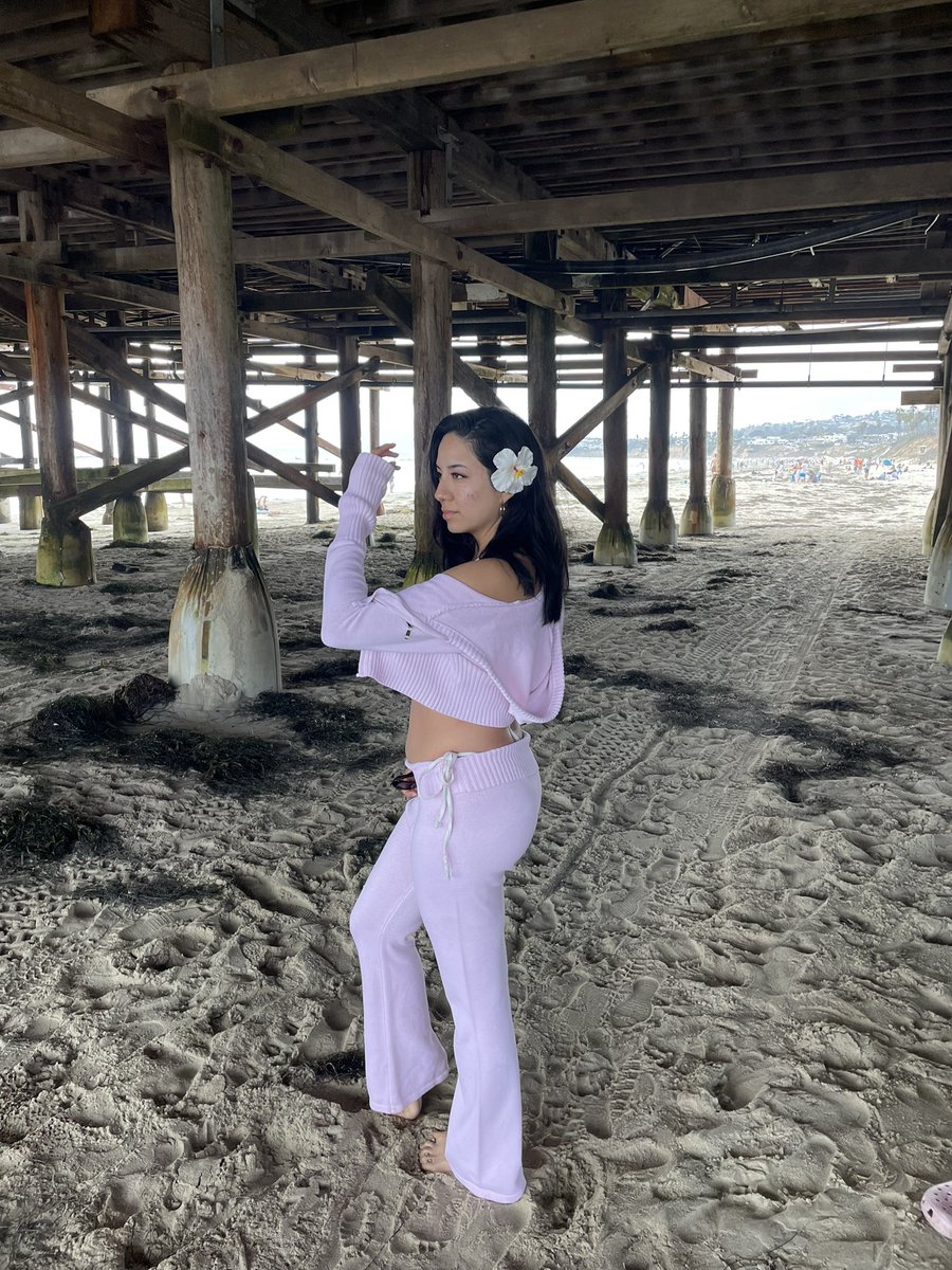 barbianaluv's tweet photo. pretty in pink https://t.co/TKVYOFssjJ