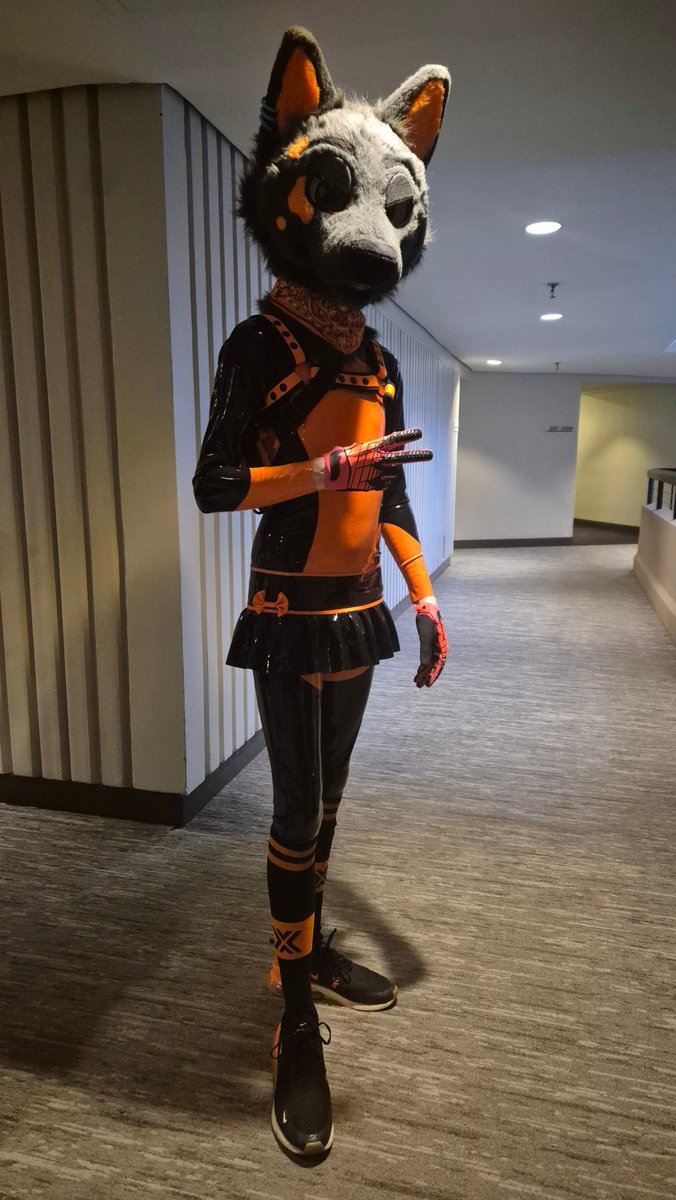 CruiseTheDingo's tweet image. Aurawra is tomorrow ๐คฏ
Come say hi or whatever :3