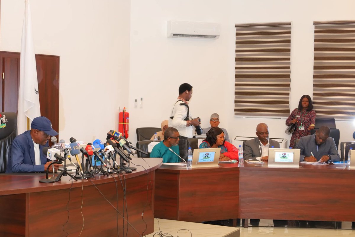 GovWike's tweet image. Yesterday,  we signed a Memorandum of Understanding with MAG International Links Ltd, a private investor, for the development of City Walk Abuja.

The City Walk Abuja project, a private initiative, is a replica of City Walk Dubai.

It will be a mix of residential, commercial,…