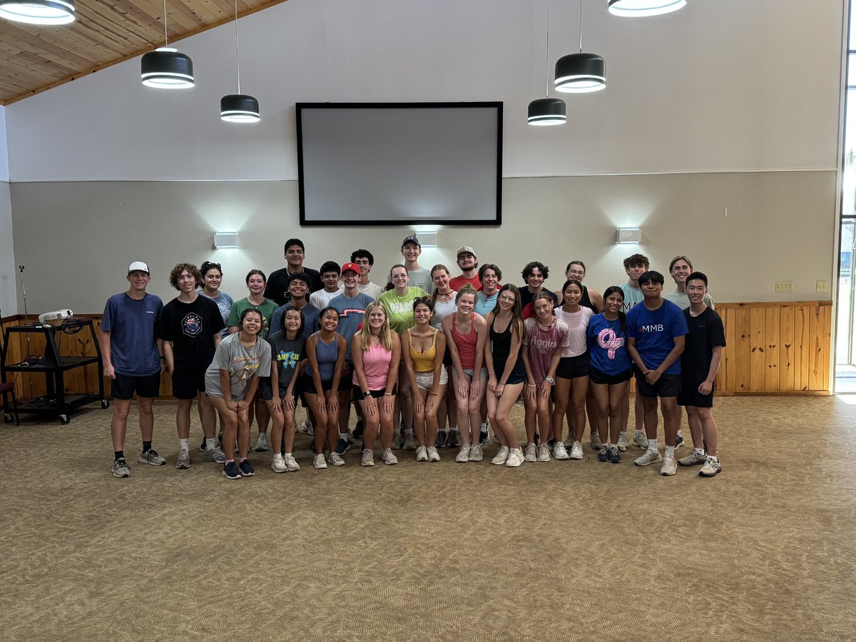 So proud of our MMB Student Leadership Team at their retreat this weekend at Lake Texoma! What a great start to our 2025 MMB year!