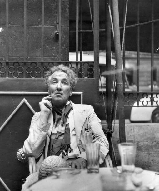 Mark W. (@durhamwasp) on Twitter photo “There's no money in poetry, but there's no poetry in money, either.”
Robert Graves, born 24th July 1895 “There's no money in poetry, but there's no poetry in money, either.”
Robert Graves, born 24th July 1895