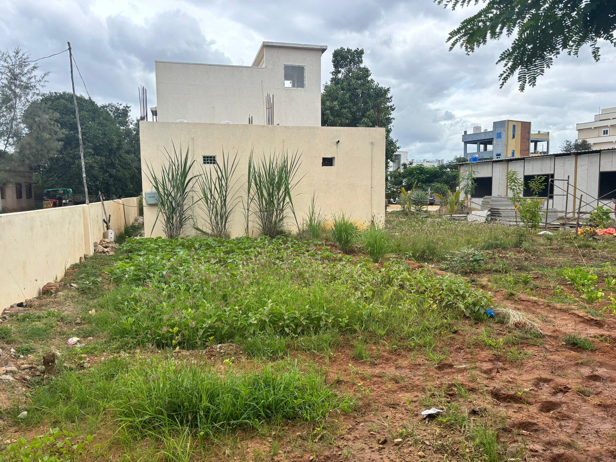 KarthikIndrAnna's tweet image. Every year on the occasion of @KTRBRS anna's b'day, under #GiftASmile initiative Indra Reddy Trust takes up a project to be delivered.
We have successfully delivered
Ambulances
A primary school in Rasheedguda vil, Shamshabad
A Secondary school building in Narkhoda vil,…