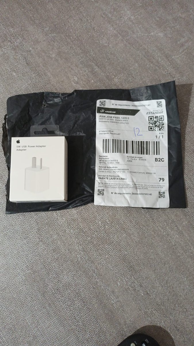 ferarrati's tweet photo. @amazon esto es un desastre menos mal que era la #misterybox grande que compre https://t.co/4DOkh7DuWB