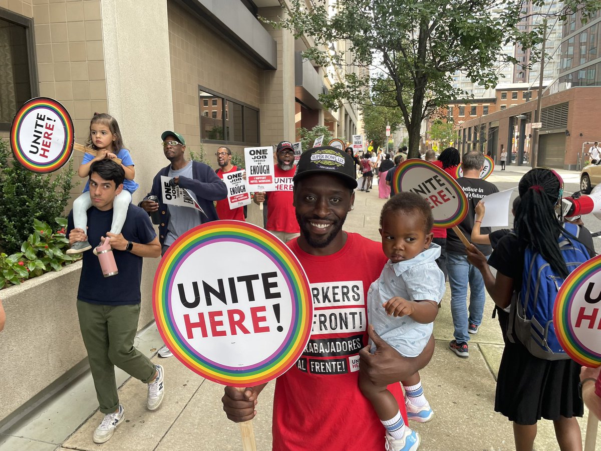 UNITEHEREPhilly's tweet image. Thank you @marksquilla @CMThomasPHL @NinaAhmadPHL @RepKrajewski @RepBenWaxman & CM Jay Young for kicking off our citywide hotel contract fight at the @SheratonPhilly! 📢 No Contract, No Peace❗️