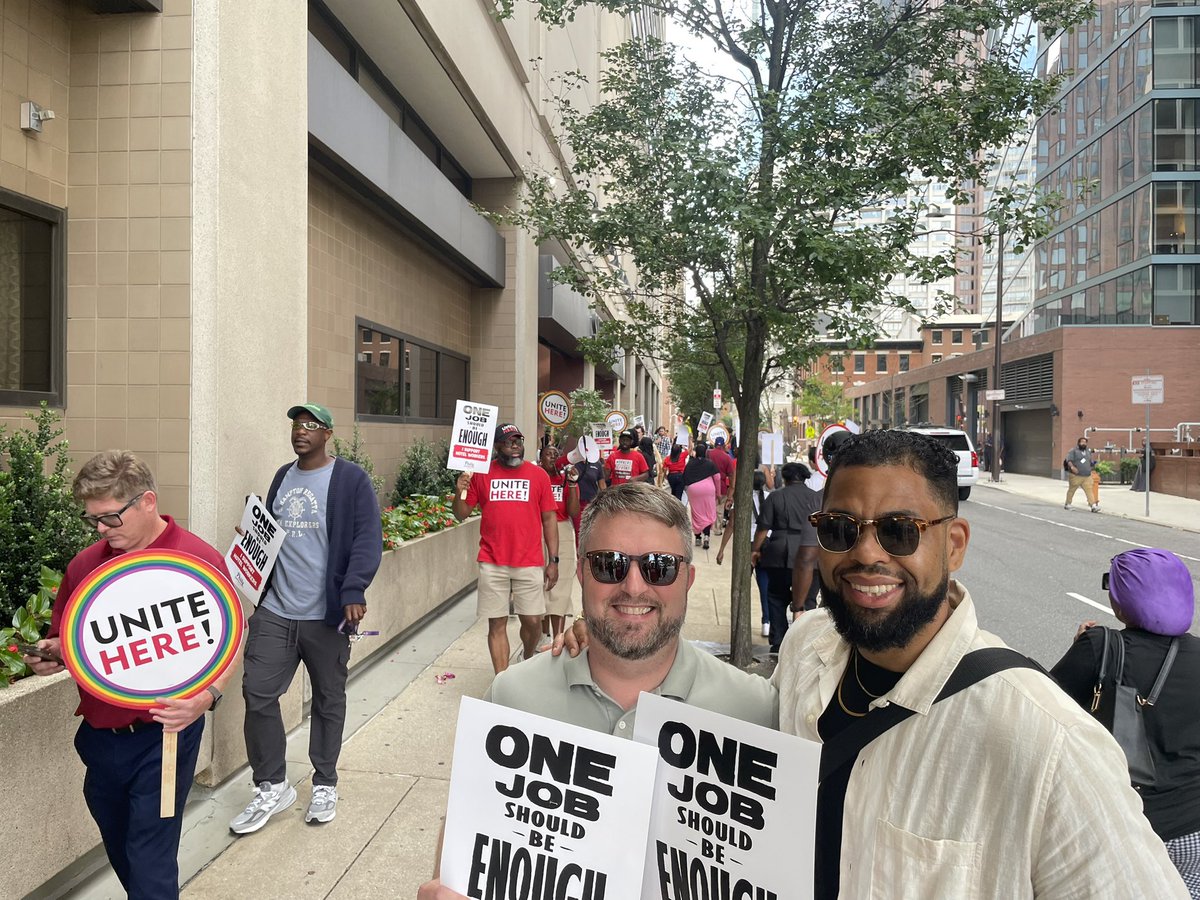UNITEHEREPhilly's tweet image. Thank you @marksquilla @CMThomasPHL @NinaAhmadPHL @RepKrajewski @RepBenWaxman & CM Jay Young for kicking off our citywide hotel contract fight at the @SheratonPhilly! 📢 No Contract, No Peace❗️