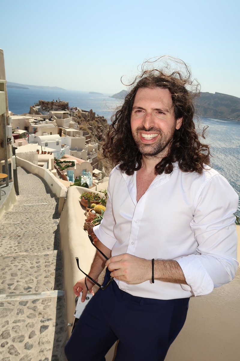 philipharts's tweet image. This photo was taken after I proposed to Aliya, forging her ring in secret for over a year and surprising her and our families in Santorini. Pure happiness, fulfillent, love, and deep relief in the proudest moment of my life. I can’t wait to marry her this year ⚔️