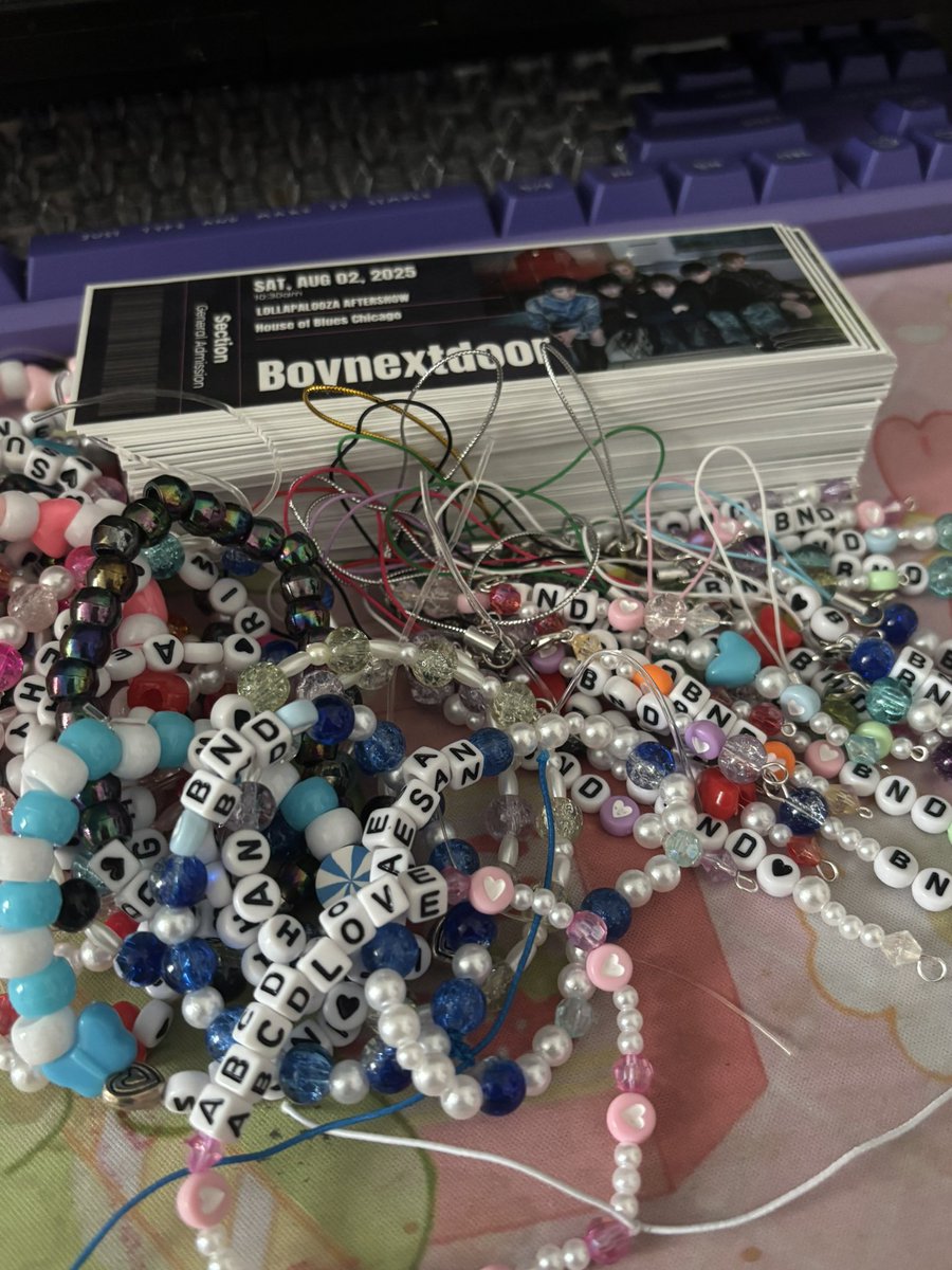 sevnastro's tweet photo. boynextdoor lolla freebies!!
i will be passing these out at the aftershow on sat!! can’t wait to see all the onedoors!
#boynextdoor #Lollapalooza #bndchicago #boynextdoorchicago https://t.co/SeyrVjgPoI