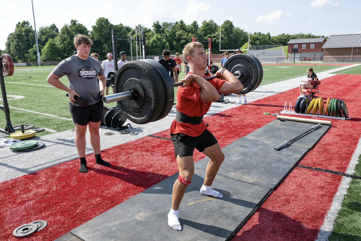 uhshawksfb's tweet image. Thank you Bridgeport for attending and competing today at our 2025 UHS Max Out event. Good luck this fall.