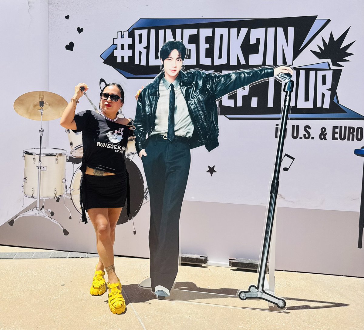 lesliesaints's tweet photo. D2 RunSeokJin Dallas https://t.co/Z1WPPsFJvj