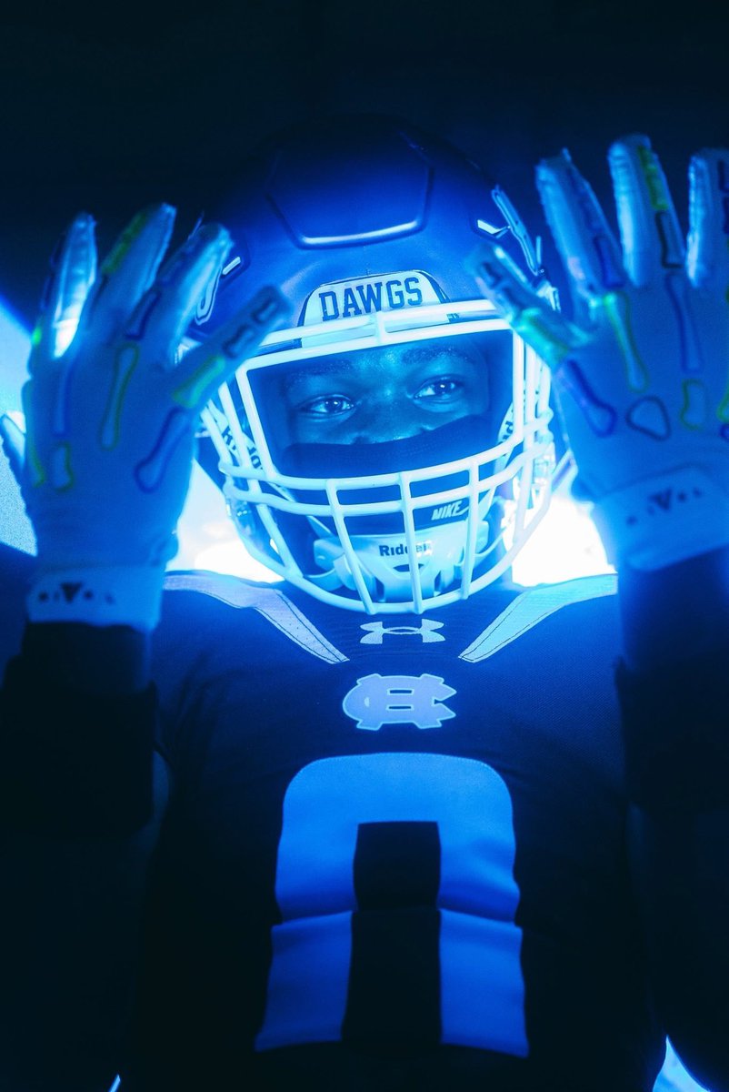 DaveonSingleton's tweet image. I’m going “Agent 0” for my Senior SZN!!!!! #2025SeniorSZN
