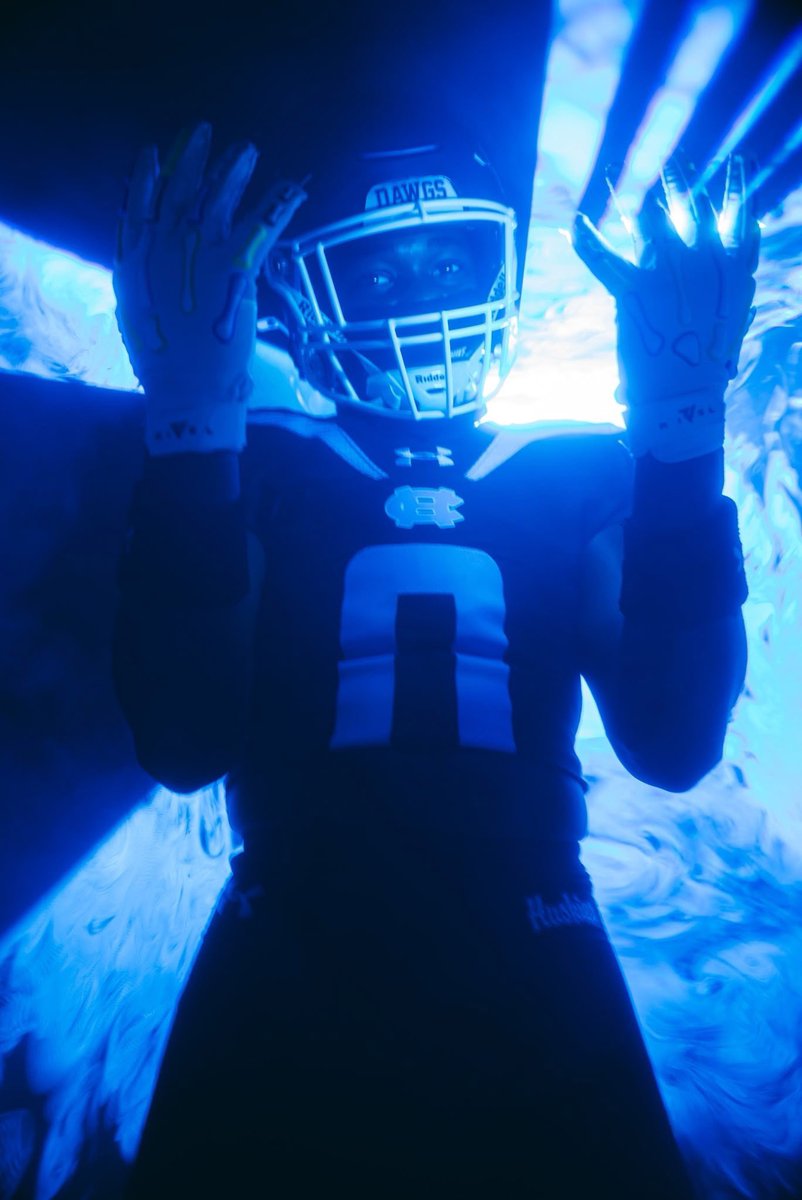 DaveonSingleton's tweet image. I’m going “Agent 0” for my Senior SZN!!!!! #2025SeniorSZN