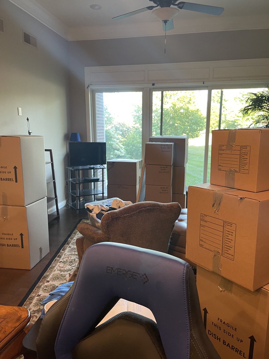 tonyrichards4's tweet image. Day 2 of boxing and packing is now done. Time to get some dinner as most of my reading material is boxed and the shelves are empty and ready to be loaded. Day 3 starts early tomorrow
