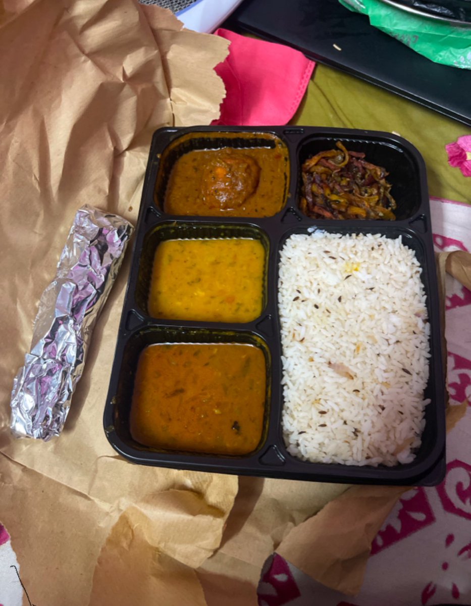 blaah_blaa_bla's tweet photo. Zomato support is filled with oxymorons. What kind of one way communication is this? Didn’t even let me explain and they predecided everything’s fine. Taking this to consumer court.

@zomatocare @jagograhakjago @deepigoyal https://t.co/jGNJVGPlAk