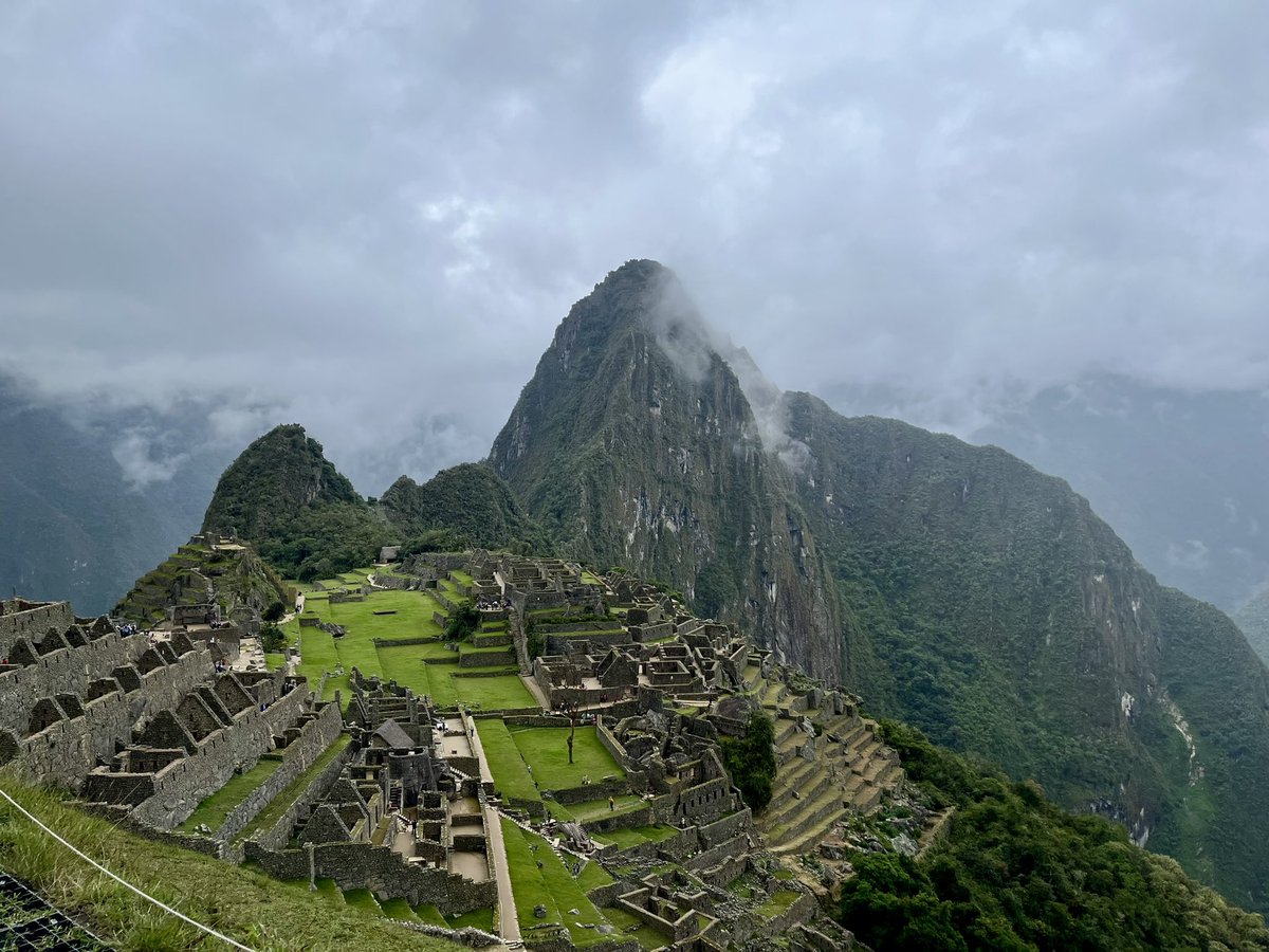 Selene_Vicsu's tweet photo. Mucha historia entre montañas 

Machu Picchu https://t.co/79Mum0X9Oa