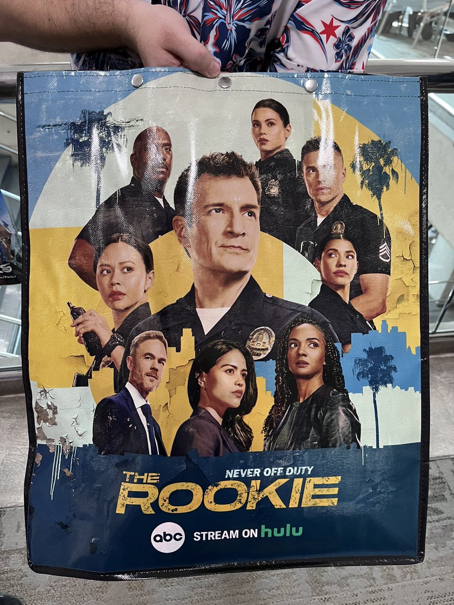 #TheRookie bags available at #SDCC!

SDCC 📸 | [07.23.25]