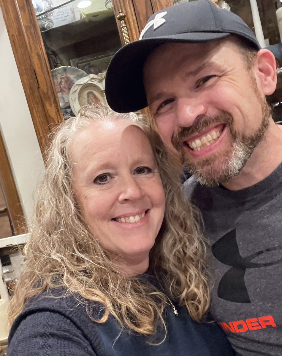 jmdy0405's tweet photo. My cousin, Casey, has one of the biggest hearts I’ve ever known. He also has advanced #Huntingtonsdisease. He’s been a huge @Browns fan since we were little. PLEASE help me coordinate a special moment for Casey with the #ClevelandBrowns. #helpmemakeawish #joeflacco https://t.co/JZ4uQrPjQ3
