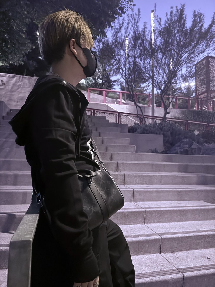 DavidxWu's tweet photo. Quick shoots!

#selfie #ootd https://t.co/GVMX1PFiS7