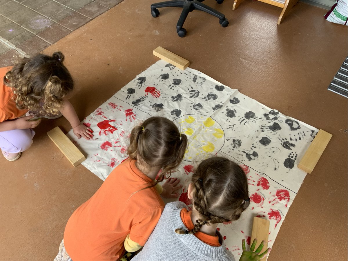 InfantJesus54's tweet image. Our Kindy children explored the Aboriginal and Torres Strait Islander flags—learning the meaning behind each colour and symbol. A beautiful way to celebrate culture and connection during #NAIDOCWeek  #ConnectedLearners #ExpectGreatThings