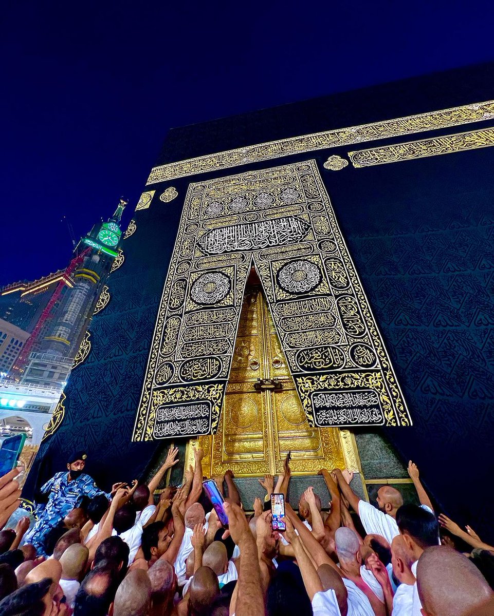 اسلام علیکم ورحمتہ اللہ🌹🍃
صبـــــــاح النـــــــور 

ہمیں پتہ بھی نہیں ہوتا کہ ہمارا رب کس کس مقام پر ہمیں گرنے سے پہلے تھام لیتا ہے بے شک وہ بہت بڑا غفور الرحیم ہے، مالک کائنات ہم سب پر رحمت نازل فرمائے خوشیاں، سکھ اور صحت و تندرستی عطا فرمائے.

Good morning X Fam ❤️