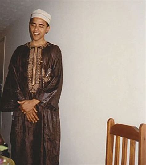 WillyGK1966's tweet image. Indonesia and the Maldives have no extradition treaties with the US.
Which one of these places does Barack Obama and his cronies wind up staying in?
For Barry Soetero, I'm going with Indonesia. He knows the culture, customs, religion and lay of the land quite well...