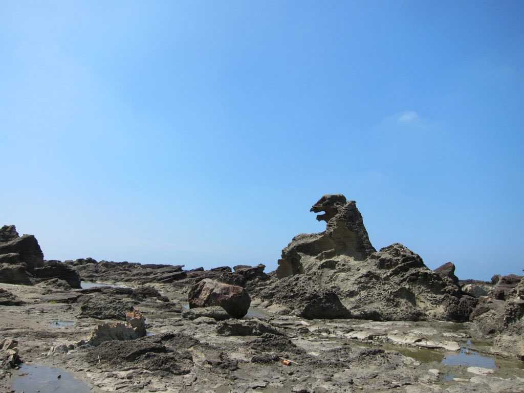 FunKaijuFacts's tweet image. You can visit a rock on the Oga Peninsula in Japan that resembles Godzilla. It has a rating of 3.7 stars with over 1.1k reviews on Google.