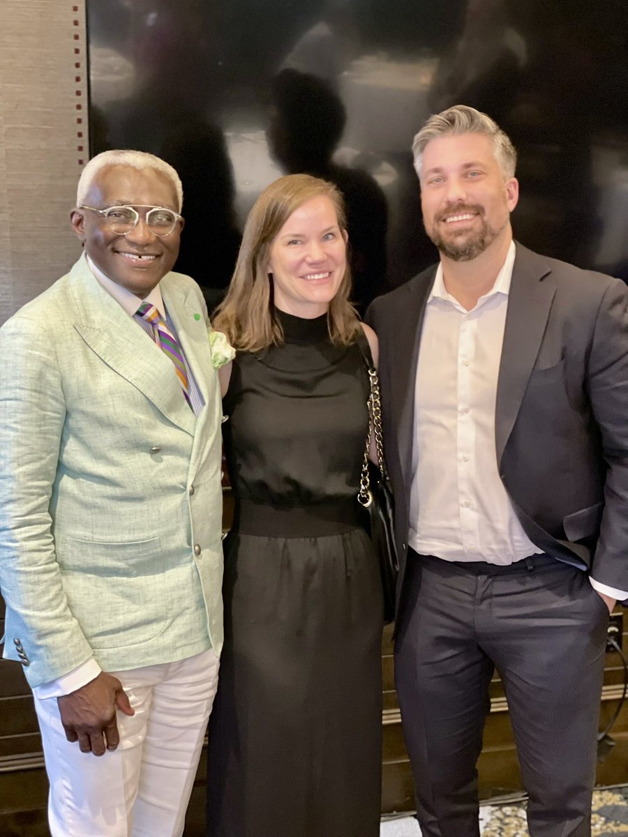 calliecoombsmd's tweet image. I sometimes like to think I’m a good dresser but I will never be able to top Dr. Birhiray #fASHion - great visit to Indy!