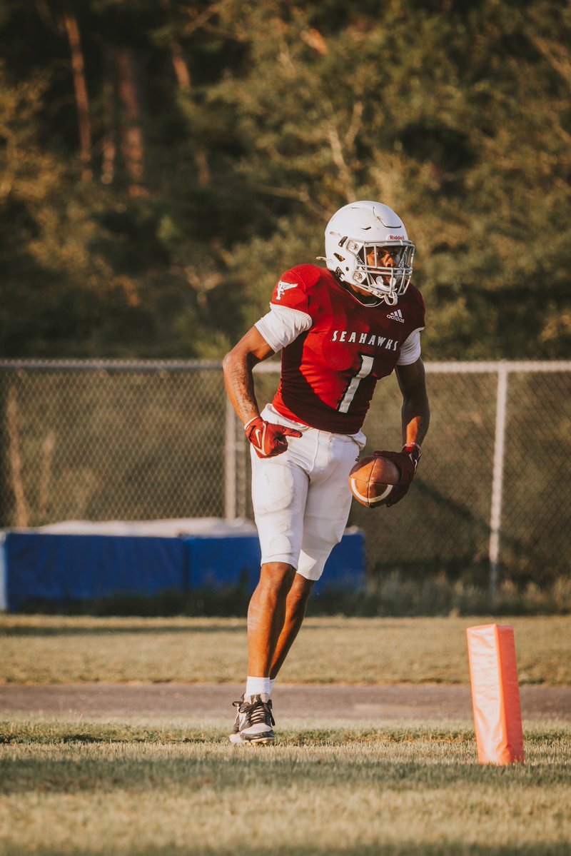 Coach___Cooper's tweet image. Where are the FCS Football/Baseball Coaches that recruit kids that do both!? I have one that plays both at a very high level! Please contact me!
2027 @sadiqjones08 ATH
GPA: 3.6🍎
40 Yard Dash: 4.58 (UF Camp)🏈
Batting Average: .420⚾
FILM: hudl.com/v/2PnGje