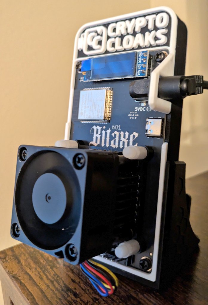 Caylon (CoSatoshi) (@cosatoshi821) on Twitter photo Finally got this beast of a heatsink installed on my Bitaxe gamma. Working great so far 😎
Thanks <a href="/SoloSatoshi/">Solosatoshi.com 🇺🇲</a> !!! Finally got this beast of a heatsink installed on my Bitaxe gamma. Working great so far 😎
Thanks <a href="/SoloSatoshi/">Solosatoshi.com 🇺🇲</a> !!!