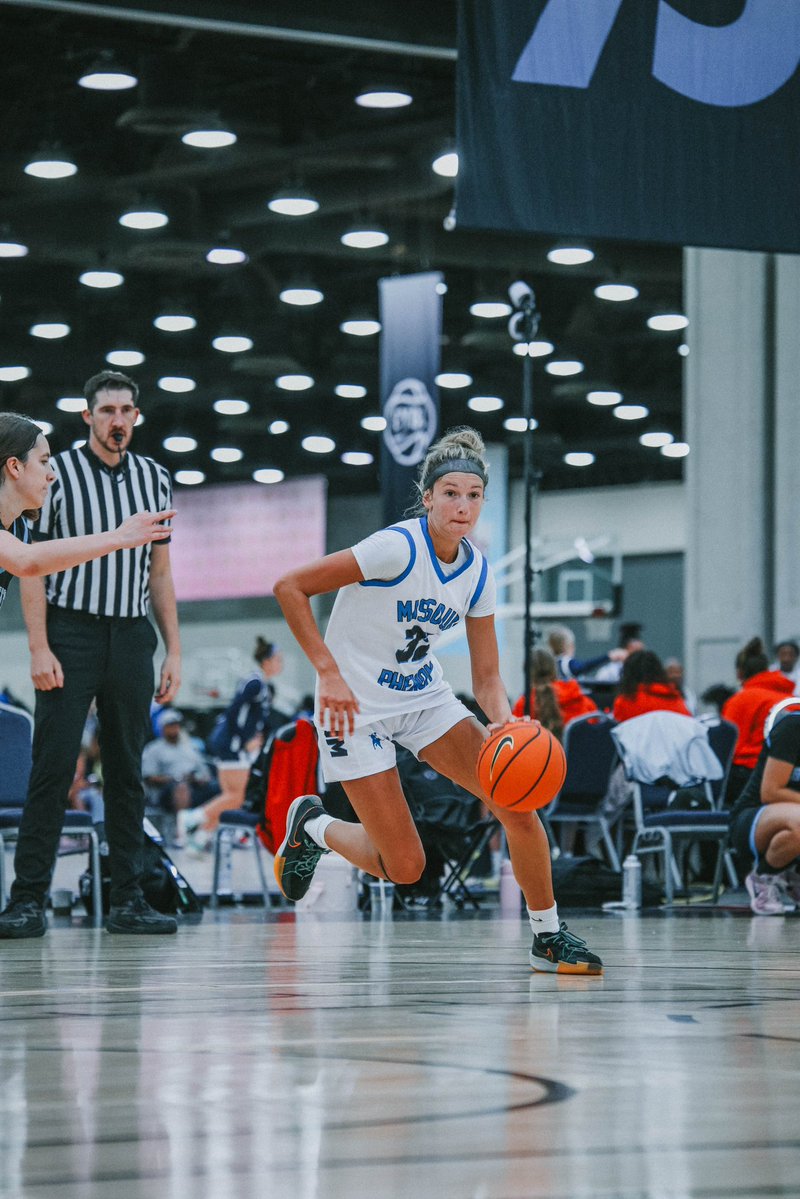 landri_schaffer's tweet image. Blessed to have received and offer from @UNKWBB thank you @UNKCoachDrew !
@PreachaZo
@MissouriPhenom
@GEHSgirlsbball
@jacobsenmatt