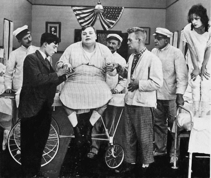 Dean_Min_Travel's tweet image. #Bales2025FilmChallenge
@JanuaryMovie
July 23 - Character in hospital
Good Night, Nurse! (1918)
Roscoe "Fatty" Arbuckle gave Buster Keaton his start. After Arbuckle's infamous scandal, Keaton gave him work.
