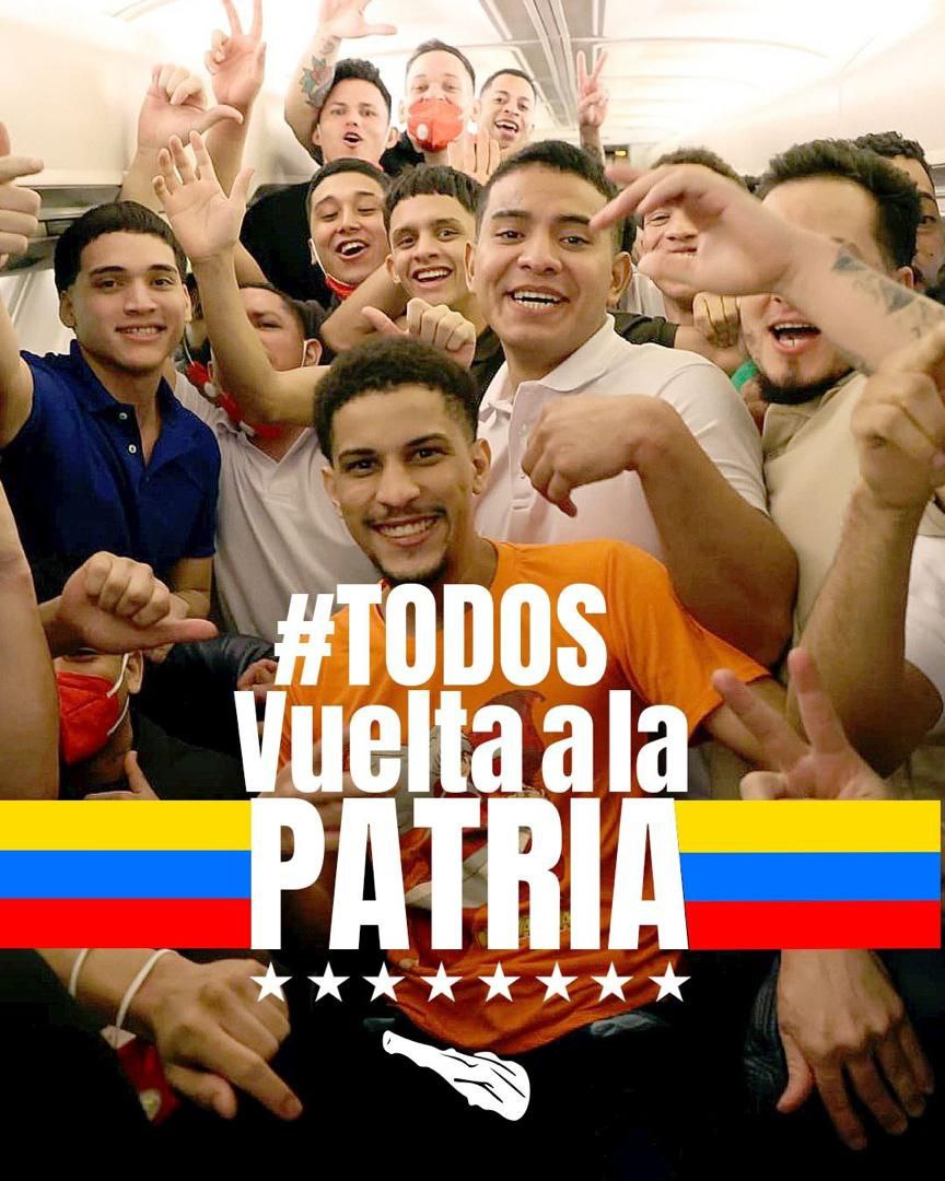 Capitán Diosdado Cabello Rondón sobre el rescate de los 252 venezolanos del campo de concentración de Nayib Bukele:

Nosotros hicimos lo que tiene que hacer un gobierno responsable 

<a href="/dcabellor/">Diosdado Cabello R</a> 

#TodosVueltaALaPatria