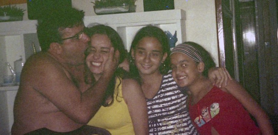 laramaximo_'s tweet image. Não importa a dificuldade: lembrar que somos amados pela nossa família nos faz superar qualquer coisa 

Sua família acredita mais no seu potencial do que você mesmo acredita

À medida que a gente envelhece, nossos irmãos e pais se tornam nossos melhores amigos 🥹❤️