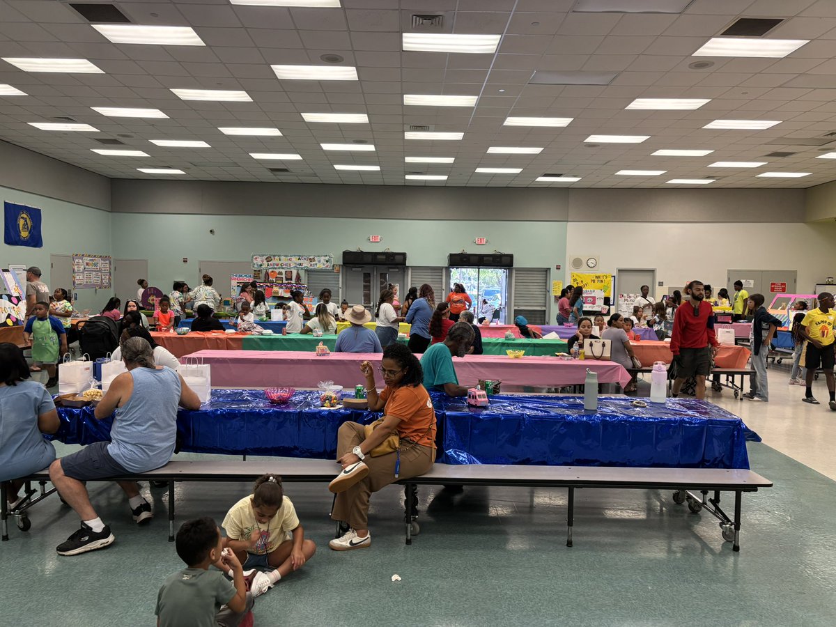 Boulevards Food Truck Experience was top notch!!! The food was incredible and the kids outdid themselves!!! We left full and happy!! Great job to the kids, staff, management and <a href="/CSCBroward/">CSC Broward</a> for making it possible!! 🍗🍕🍩🍧🥨