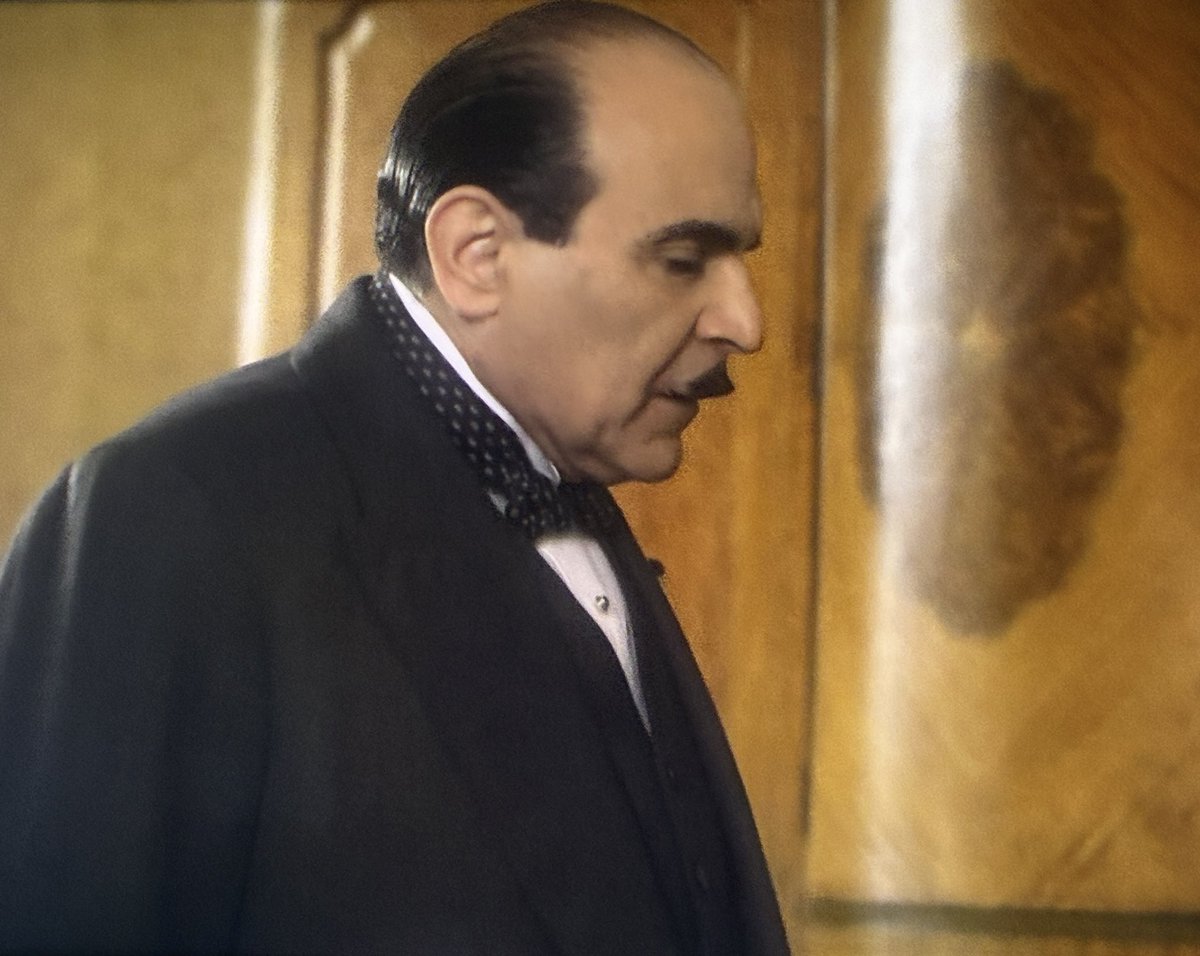 SeizureSalad314's tweet image. Another relatable Poirot moment.