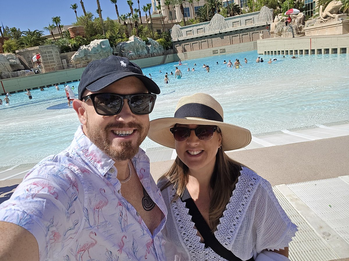 crazyunclelou's tweet image. Yall help me wish the lady a happy birthday! Here's to hoping she keeps me around for the next one.