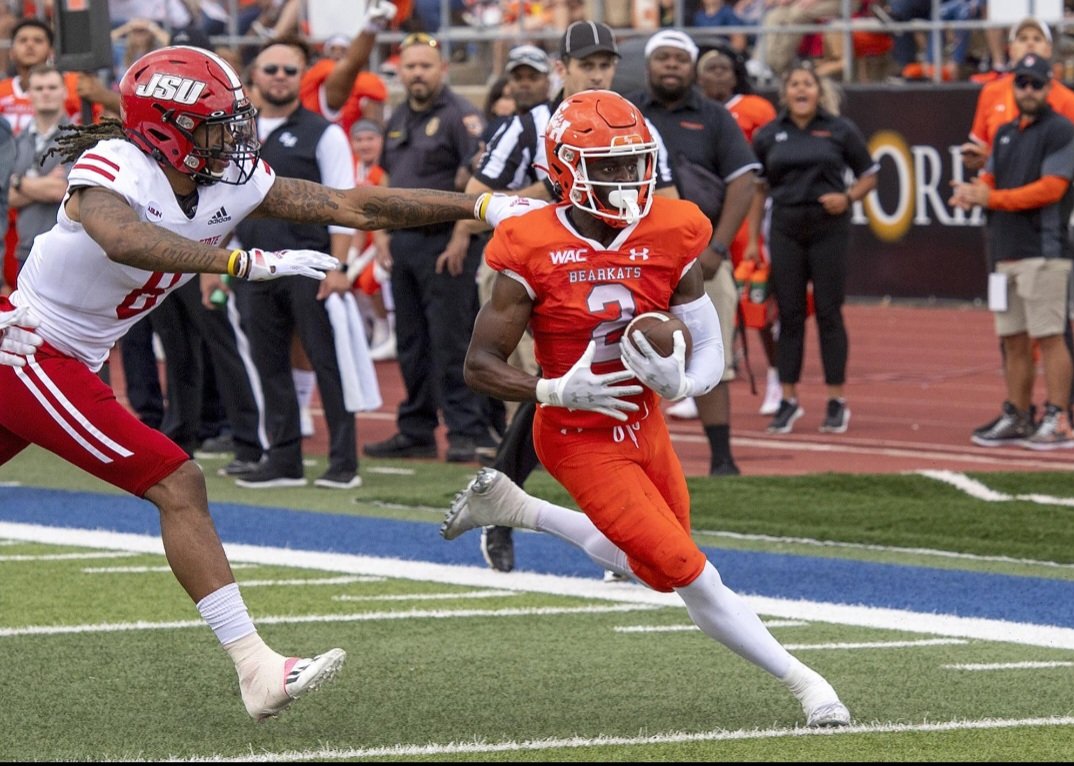 Aaron Wilson (@aaronwilson_nfl) on Twitter photo Former Sam Houston State <a href="/BearkatsFB/">Sam Houston Football</a> #Eagles receiver Ife Adeyi (4.35 speed, unofficial 4.28) works out for #Falcons on Friday, per league source. 5-8 2/8, 181 pounds, 18 bench reps, 40 1/2 vertical, 11-1 broad jump, 4.14 short shuttle, 6.74 3-cone) did #Texans local day <a href="/KPRC2/">KPRC 2 Houston</a> Former Sam Houston State <a href="/BearkatsFB/">Sam Houston Football</a> #Eagles receiver Ife Adeyi (4.35 speed, unofficial 4.28) works out for #Falcons on Friday, per league source. 5-8 2/8, 181 pounds, 18 bench reps, 40 1/2 vertical, 11-1 broad jump, 4.14 short shuttle, 6.74 3-cone) did #Texans local day <a href="/KPRC2/">KPRC 2 Houston</a>