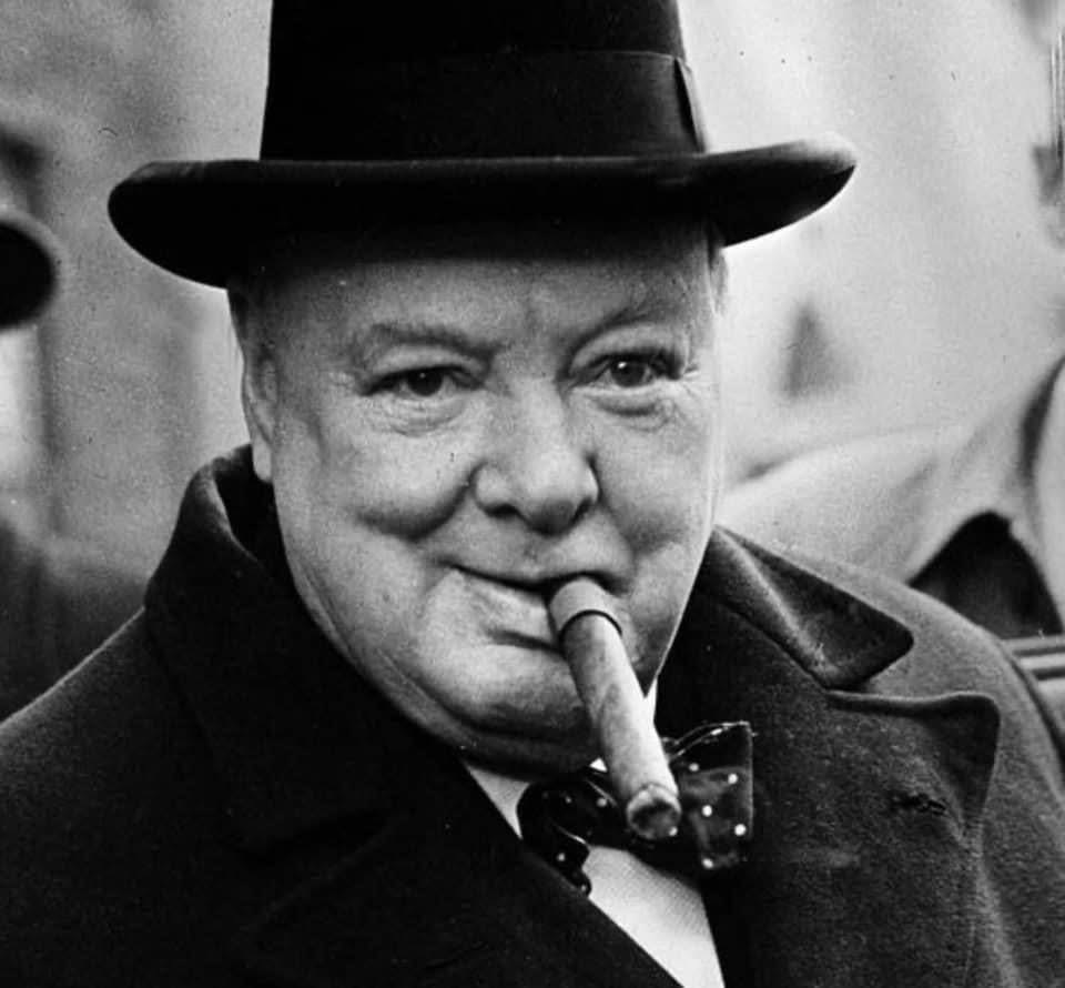 locuralamia's tweet image. “Muchos miran al empresario como el lobo que hay que abatir; otros lo miran como la vaca que hay que ordeñar; pero muy pocos lo miran como el caballo que tira del carro”
Winston Churchill.
Estadista.