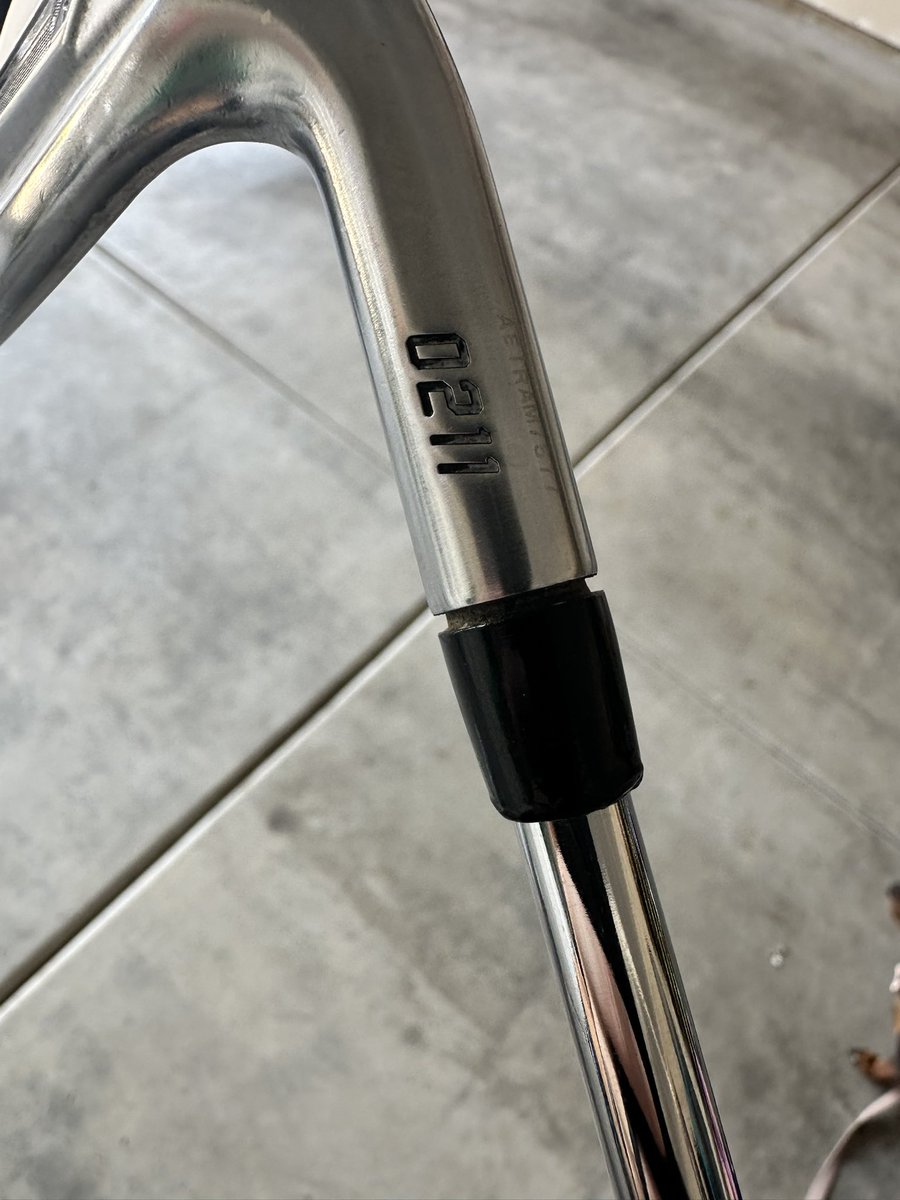 PatMils09's tweet image. Why are all my irons doing this? I dont keep them in the heat. Any ideas? @pxg @GOLF_com