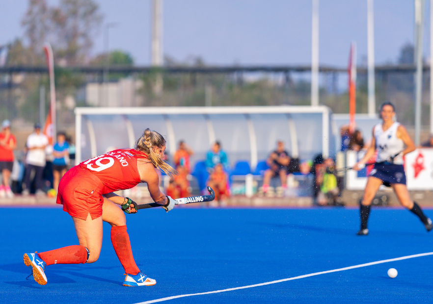 🇨🇱🏑 Chile con el pie derecho en Hockey: Retiro por "razones logísticas" entregó victoria para Diablos y Diablas ad portas del debut en Copa Panamericana. tinyurl.com/mw2y5m6m