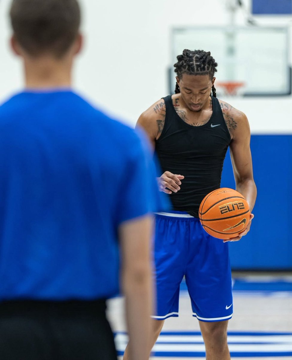 DukeEchoes's tweet image. He’s the stop. He’s the screen. He’s the reason. 😈

📸@DukeMBB