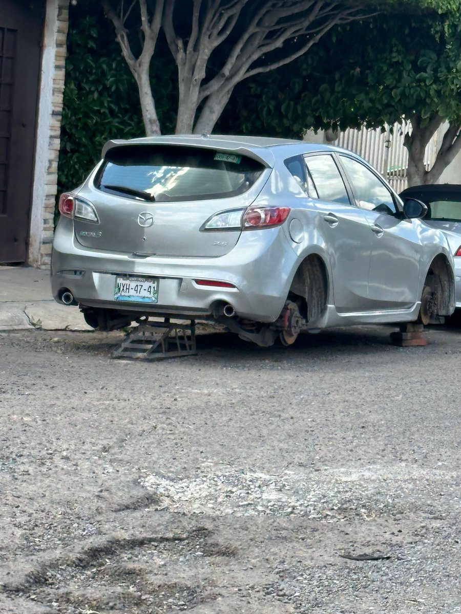 Autoboutique 1/4 de Milla tweet media