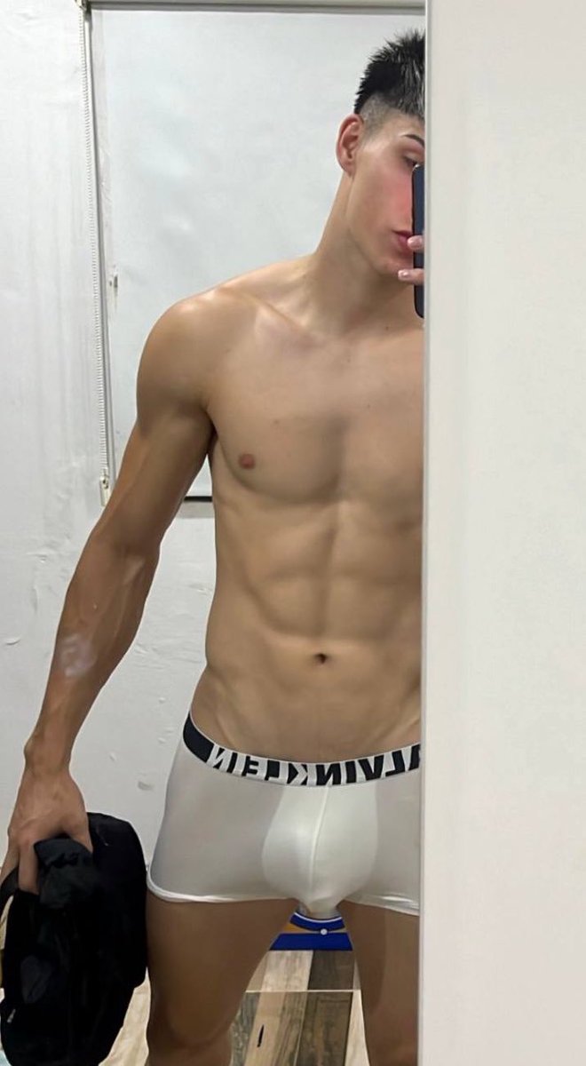 AxilaFacts's tweet photo. Este joven está🥵🥵 #axilas #morbopúblico #morbo https://t.co/AvHpDX5S8k
