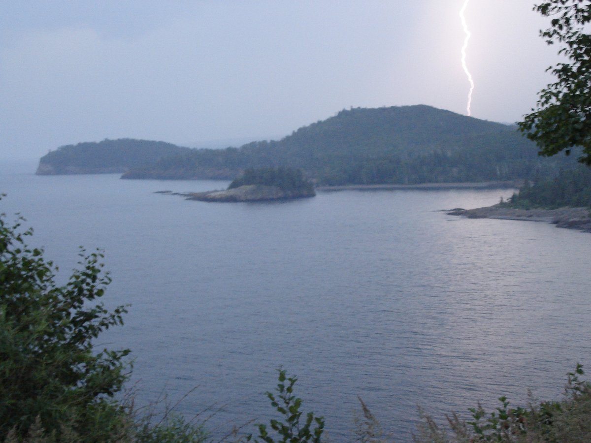GOMHunting's tweet image. Lucky enough (after dozens of try's!) to capture this shot...Lake Superior near the Split Rock Lighthouse!
@BubbyBlu29353 @cicero_mn @TeresaMouser @zbdd0001 @BiologicalWoma2