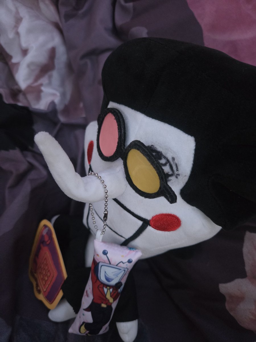 purchased a tenna body pillow for my spamton plushie hope he likes it 😊 (shout out <a href="/colliholly/">Collin 📺</a> for the bangin tenna art)