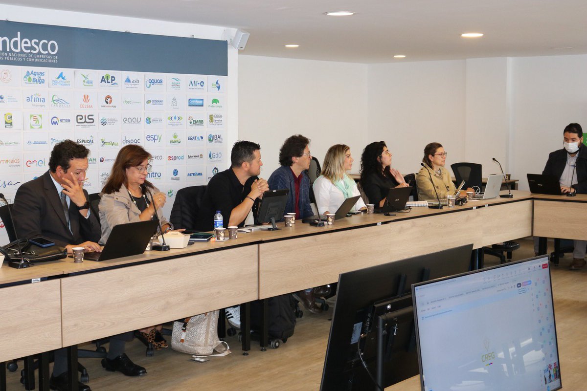 Andesco (@andesco1) on Twitter photo 🔌💬 Desde la Cámara de Energía y Gas de Andesco nos reunimos con la <a href="/comisioncreg/">@ComisionCREG</a> para seguir construyendo juntos el futuro energético del país.
Conversamos sobre la regulación de comunidades energéticas y autogeneración remota, temas clave para garantizar una energía más 🔌💬 Desde la Cámara de Energía y Gas de Andesco nos reunimos con la <a href="/comisioncreg/">@ComisionCREG</a> para seguir construyendo juntos el futuro energético del país.
Conversamos sobre la regulación de comunidades energéticas y autogeneración remota, temas clave para garantizar una energía más