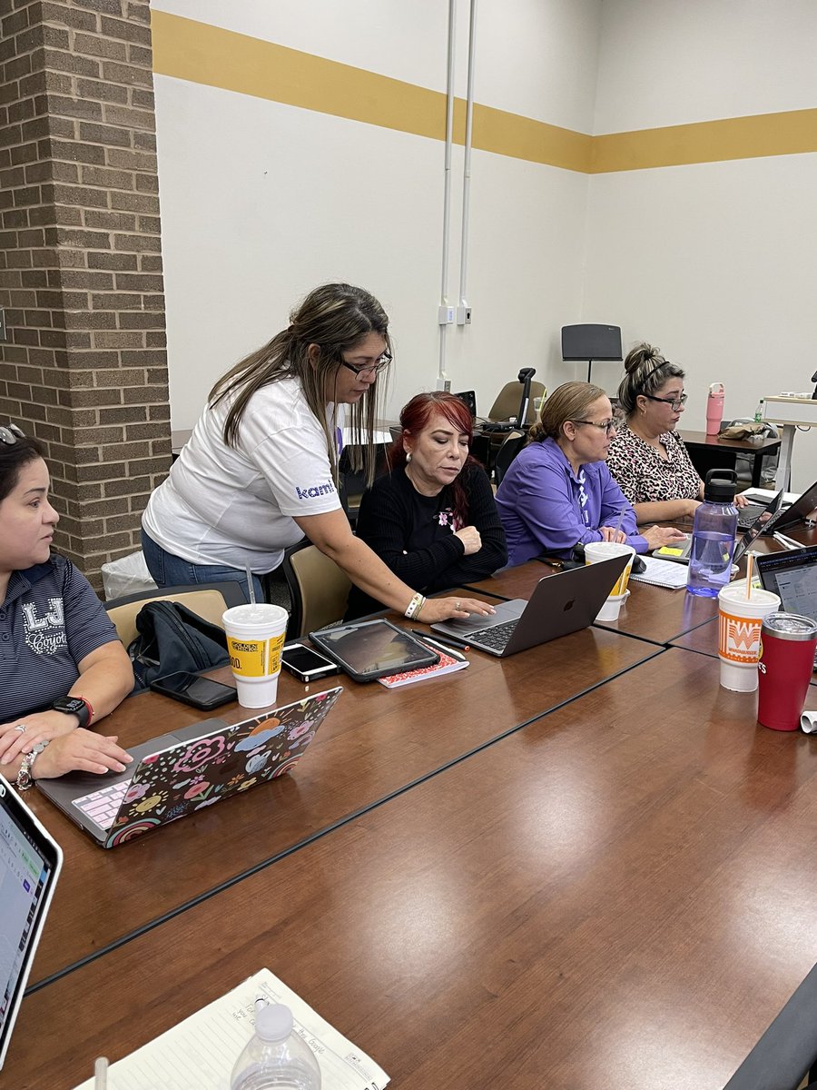 CGarza0930's tweet image. Another great @LaJoyaISDEdTech PD session with @Leticia_FF77 and @SaraLeeSanchez2 presenting on all the amazing @KamiApp features! Teachers loved how they can seamlessly integrate in to their teaching! @lajoyaisd #LJTECHi3 #LegacyofExcellence #LJTechRocks @belsa_j
