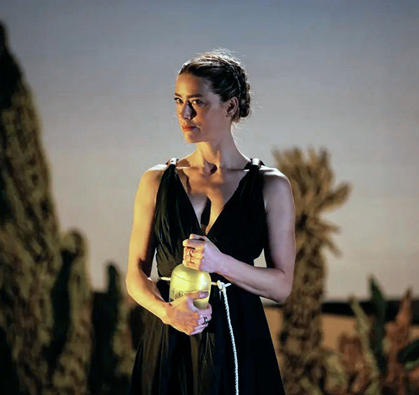 Amber Heard 💕
#IStandWithAmberHeard