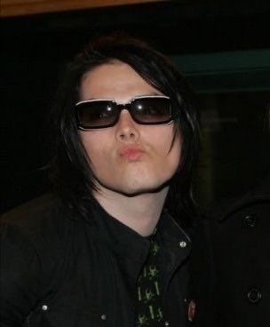 onemouseinacoat's tweet image. i like this specific genre of gerard photos because you can see his eyeballs and he looks silly