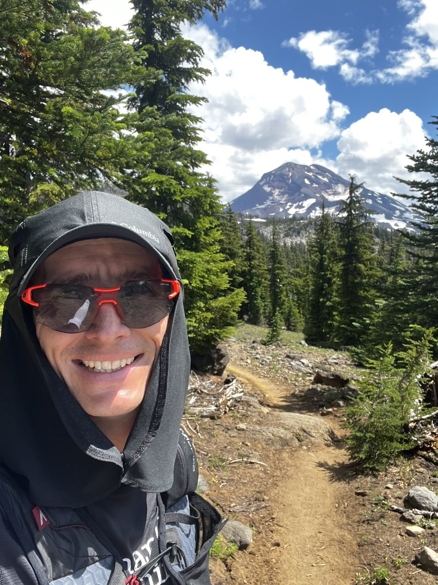 sharmanian's tweet photo. Big day out on the #ThreeSistersLoop for 47 miles. Only the second time I’ve done this and it’s one of the best runs I’ve seen around the world. Ate at least 75g/hr of carbs which is more than recent ultras but much less than I used to ingest (no aid stations means it’s a little more difficult). Highly recommended to anyone and it’s worth traveling around the world to come here and do this near Bend. #cascadia #ultrarunning #SouthSister #MiddleSister #NorthSister #GreenLakesTrail #PCT #inBend